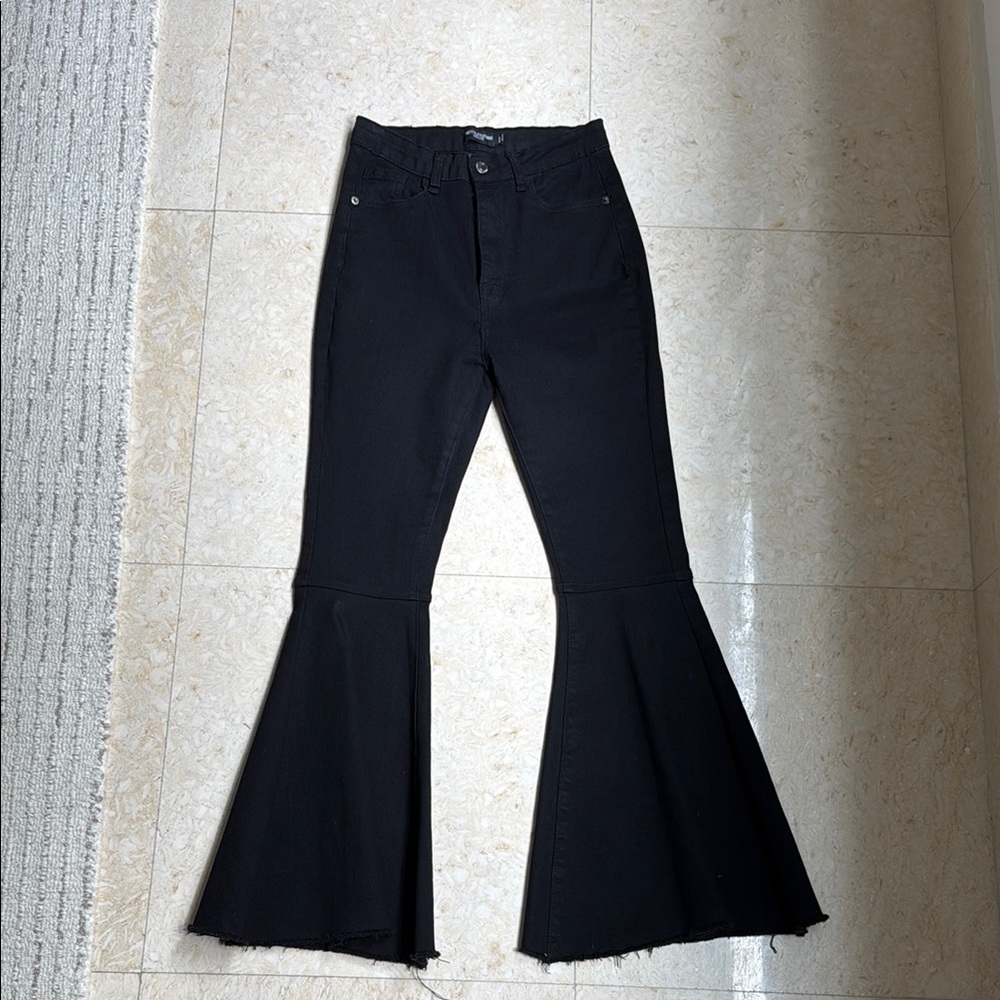 PrettyLittleThing Black SuperFlare Leg Jeans